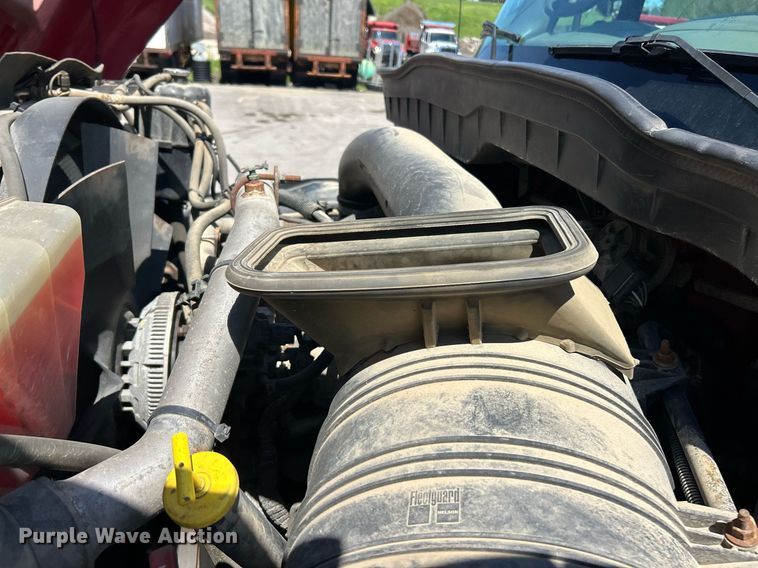 image for item EK2952 2010 International SA525 dump truck