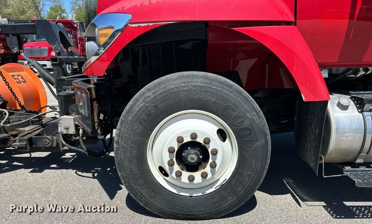 image for item EK2952 2010 International SA525 dump truck