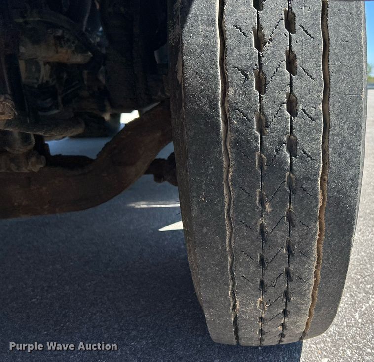 image for item EK2952 2010 International SA525 dump truck