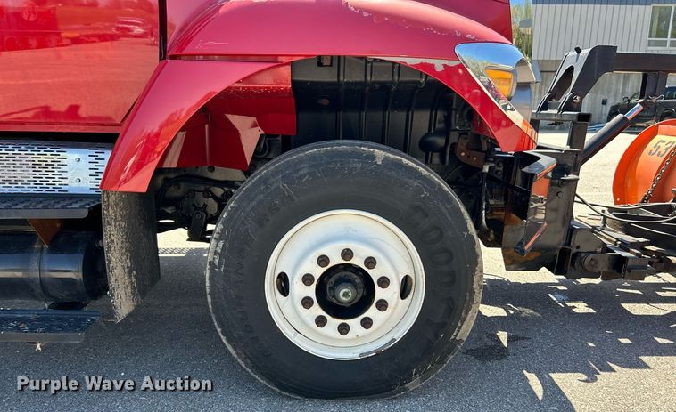 image for item EK2952 2010 International SA525 dump truck