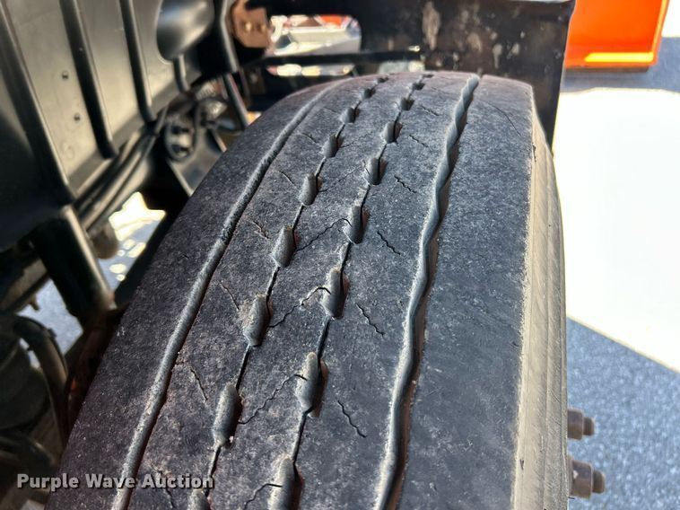 image for item EK2952 2010 International SA525 dump truck