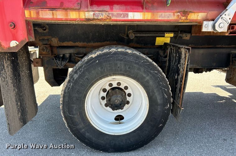 image for item EK2952 2010 International SA525 dump truck