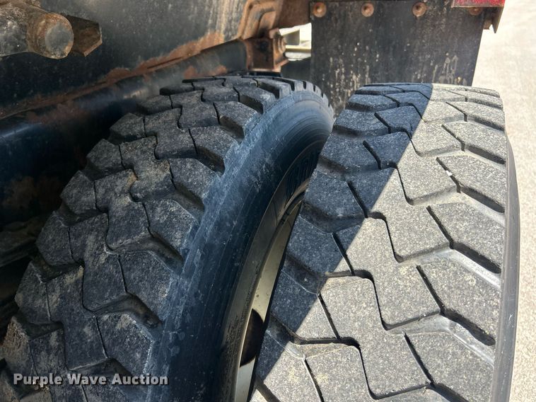 image for item EK2952 2010 International SA525 dump truck