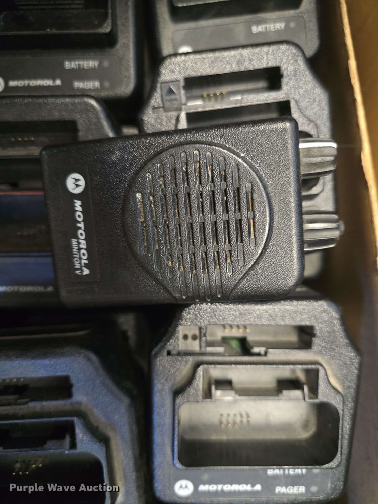 image for item EK5140 Motorola Minitor V pagers