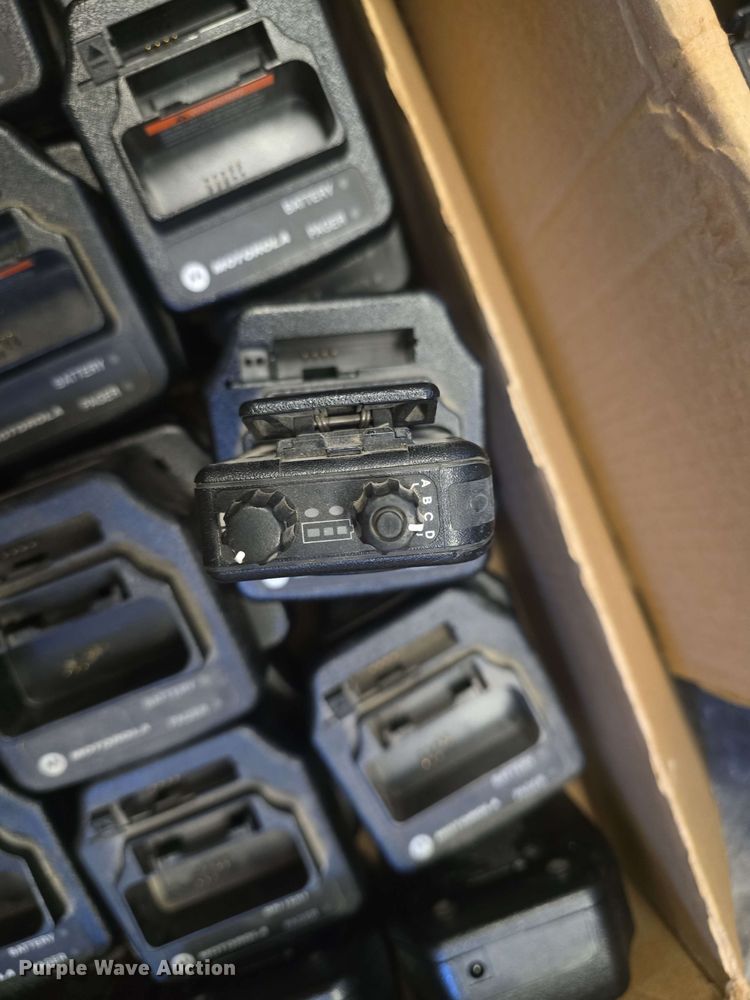 image for item EK5140 Motorola Minitor V pagers