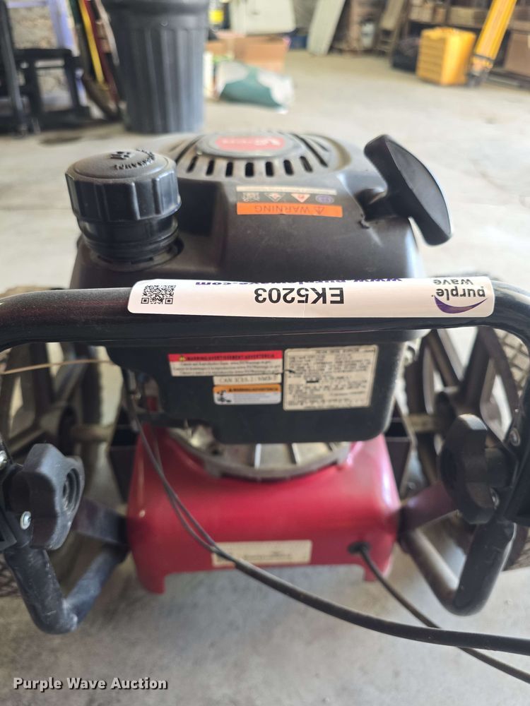 image for item EK5203 Earthquake M200 string trimmer