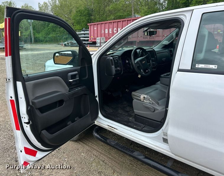 image for item EK8013 2015 Chevrolet Silverado 2500 Double Cab utility bed pickup truck