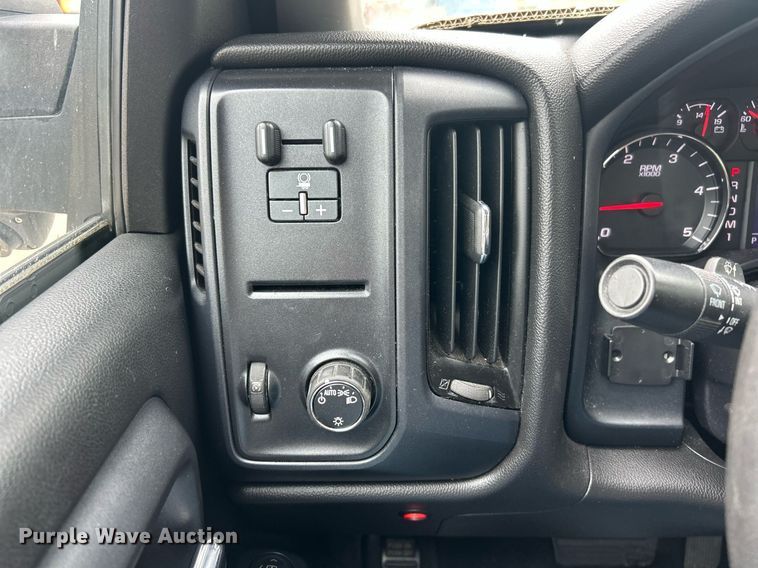 image for item EK8013 2015 Chevrolet Silverado 2500 Double Cab utility bed pickup truck