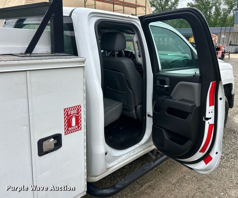 image for item EK8013 2015 Chevrolet Silverado 2500 Double Cab utility bed pickup truck