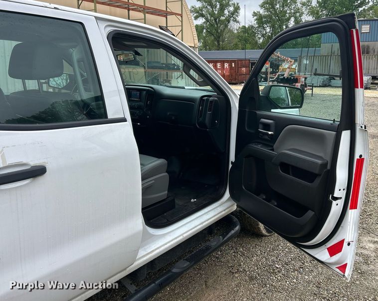 image for item EK8013 2015 Chevrolet Silverado 2500 Double Cab utility bed pickup truck