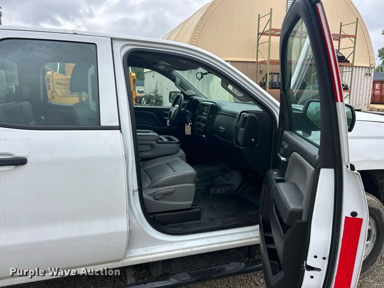 image for item EK8013 2015 Chevrolet Silverado 2500 Double Cab utility bed pickup truck