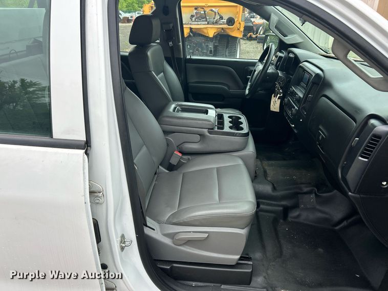 image for item EK8013 2015 Chevrolet Silverado 2500 Double Cab utility bed pickup truck