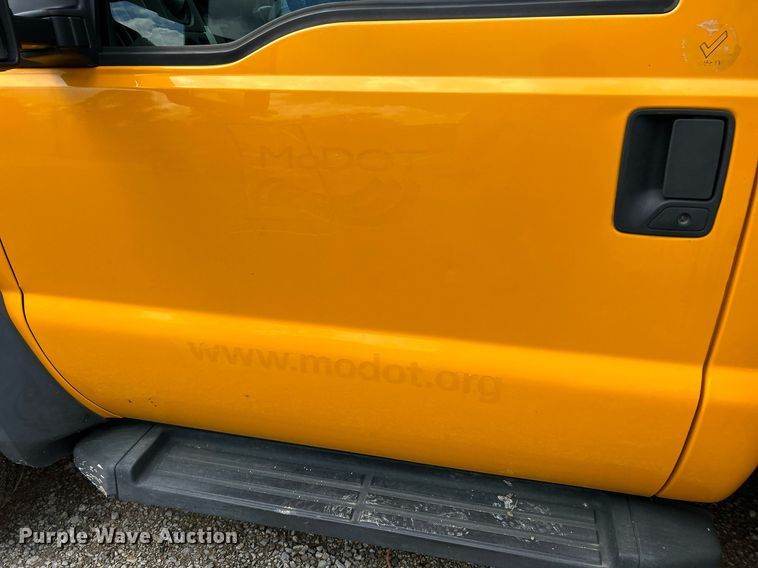 image for item EK8015 2009 Ford F550 Super Duty XL bucket truck