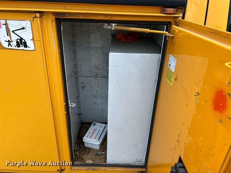 image for item EK8015 2009 Ford F550 Super Duty XL bucket truck