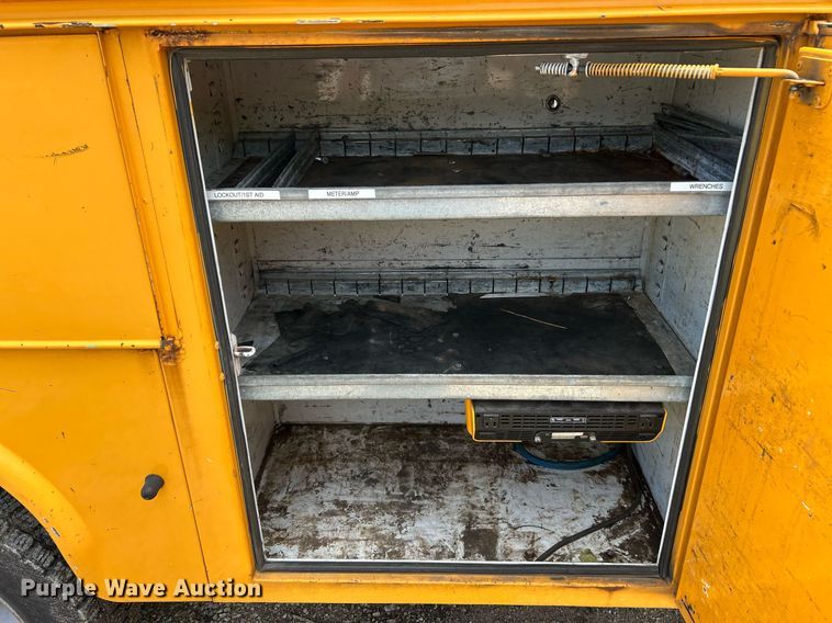 image for item EK8015 2009 Ford F550 Super Duty XL bucket truck