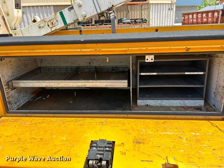 image for item EK8015 2009 Ford F550 Super Duty XL bucket truck