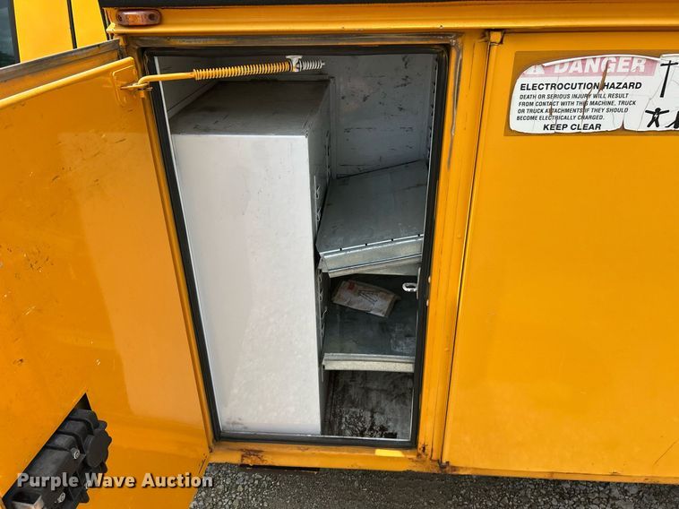 image for item EK8015 2009 Ford F550 Super Duty XL bucket truck