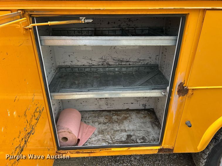 image for item EK8015 2009 Ford F550 Super Duty XL bucket truck