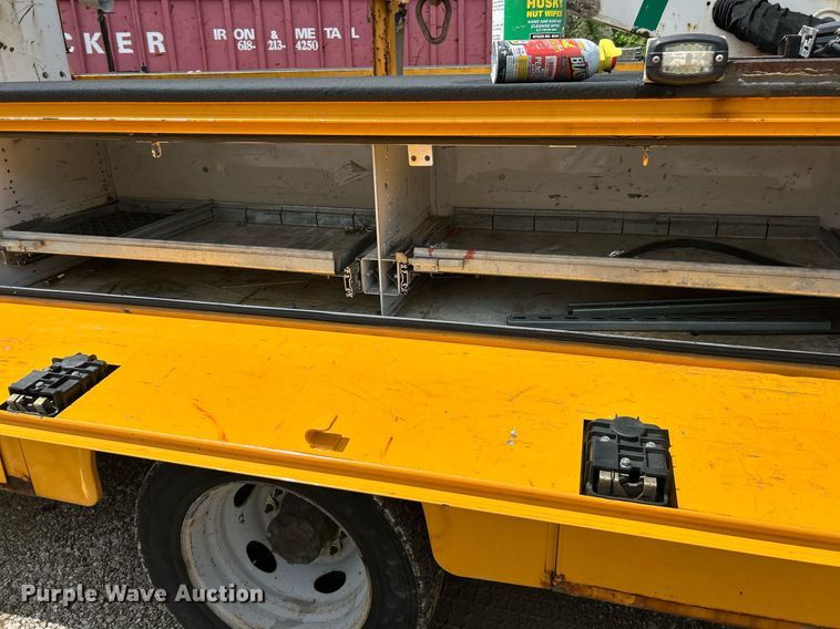 image for item EK8015 2009 Ford F550 Super Duty XL bucket truck