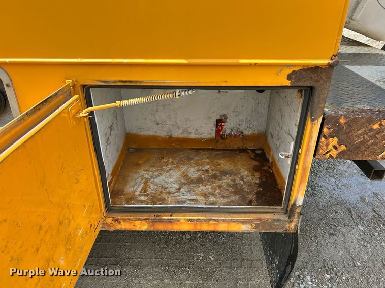 image for item EK8015 2009 Ford F550 Super Duty XL bucket truck