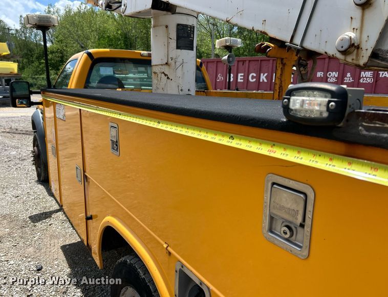 image for item EK8015 2009 Ford F550 Super Duty XL bucket truck