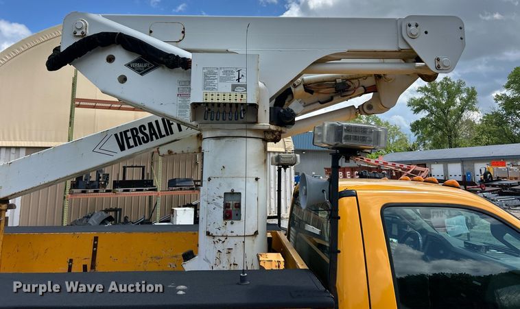 image for item EK8015 2009 Ford F550 Super Duty XL bucket truck