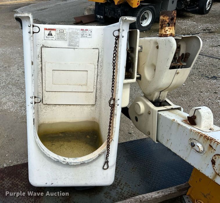 image for item EK8015 2009 Ford F550 Super Duty XL bucket truck