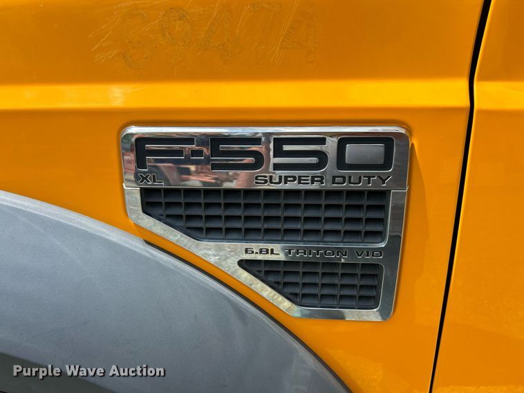 image for item EK8015 2009 Ford F550 Super Duty XL bucket truck