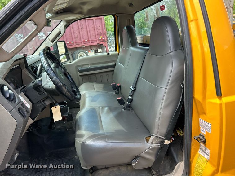 image for item EK8015 2009 Ford F550 Super Duty XL bucket truck