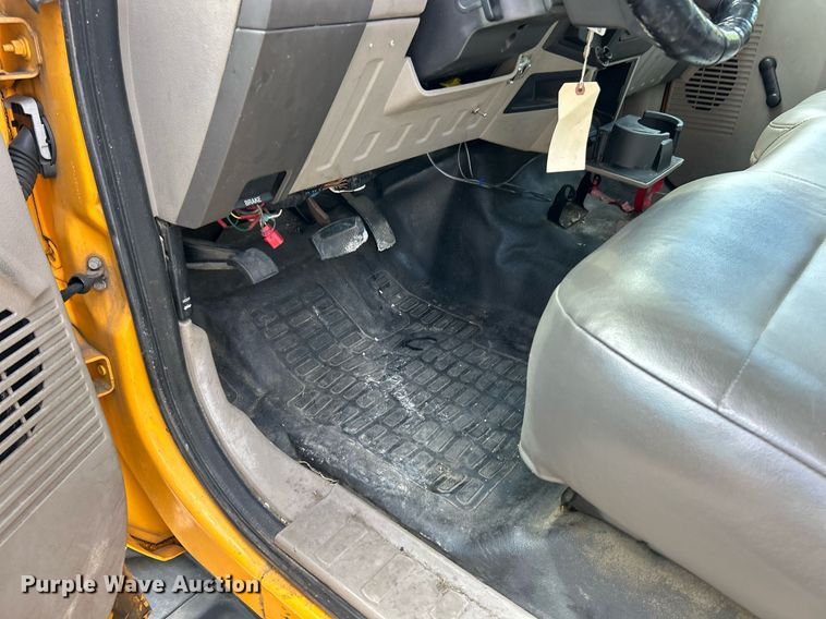 image for item EK8015 2009 Ford F550 Super Duty XL bucket truck