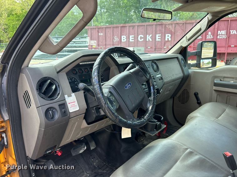 image for item EK8015 2009 Ford F550 Super Duty XL bucket truck