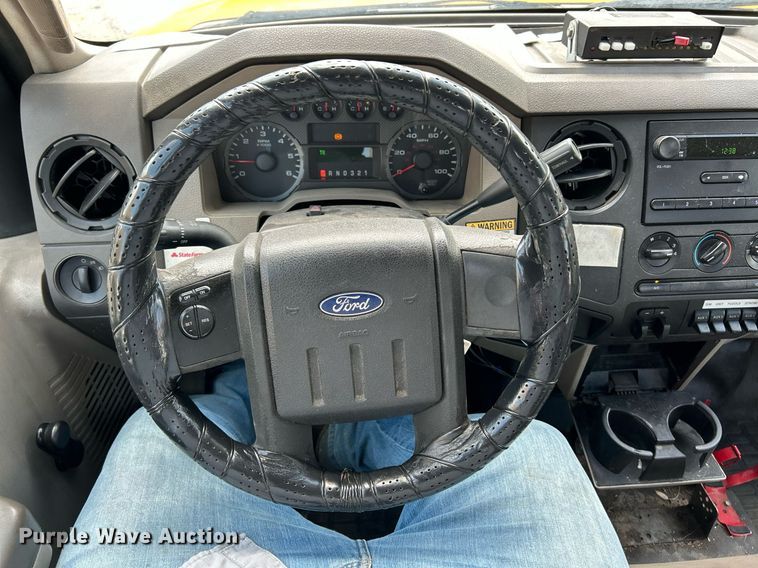 image for item EK8015 2009 Ford F550 Super Duty XL bucket truck