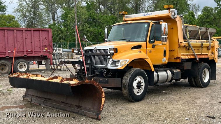 image for item EK8016 2006 International SA525 dump truck