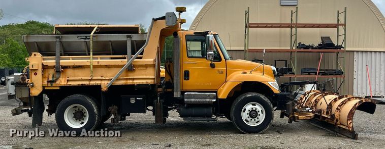 image for item EK8016 2006 International SA525 dump truck