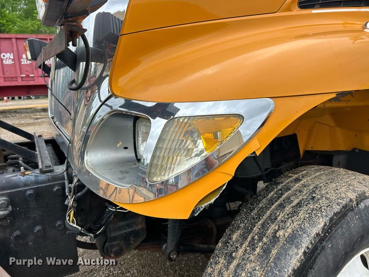 image for item EK8016 2006 International SA525 dump truck