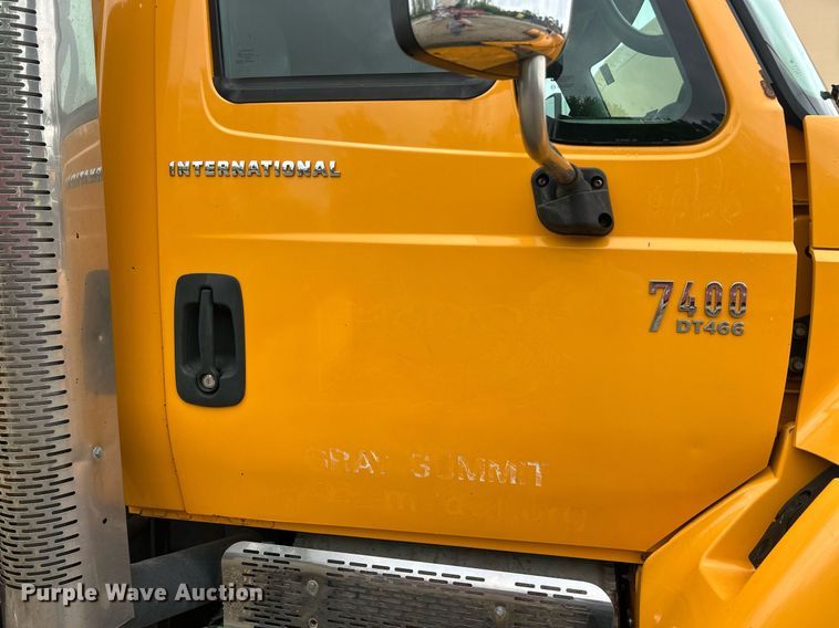 image for item EK8016 2006 International SA525 dump truck