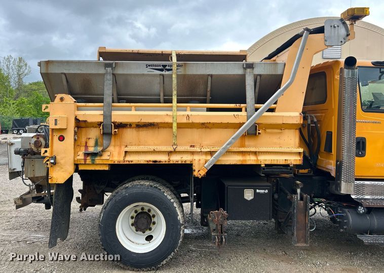 image for item EK8016 2006 International SA525 dump truck