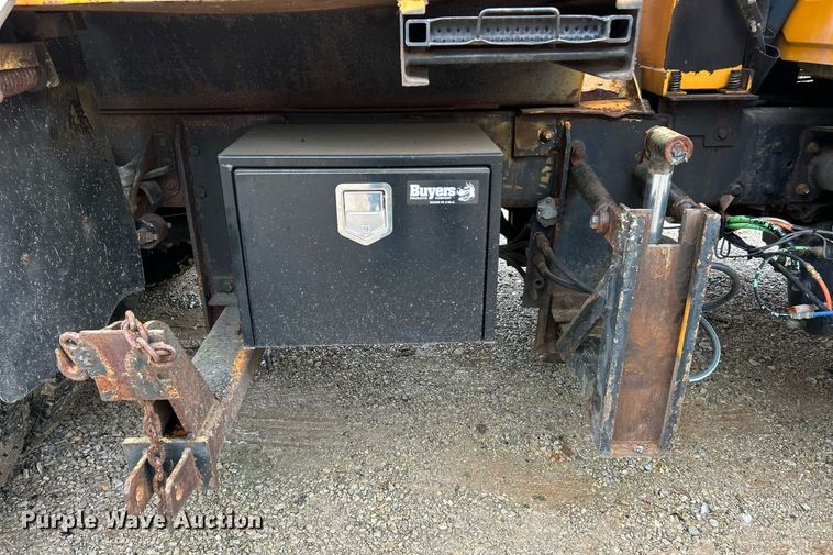 image for item EK8016 2006 International SA525 dump truck