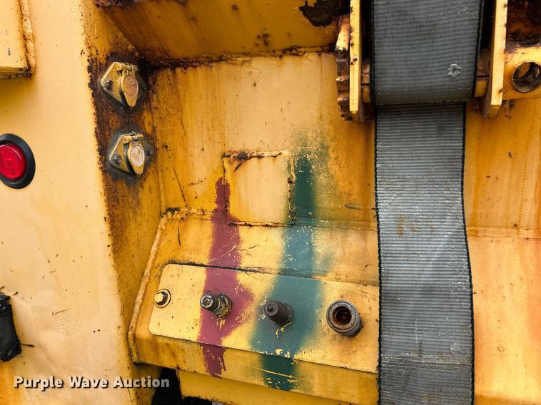 image for item EK8016 2006 International SA525 dump truck