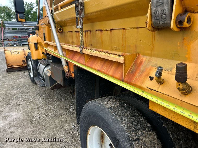 image for item EK8016 2006 International SA525 dump truck