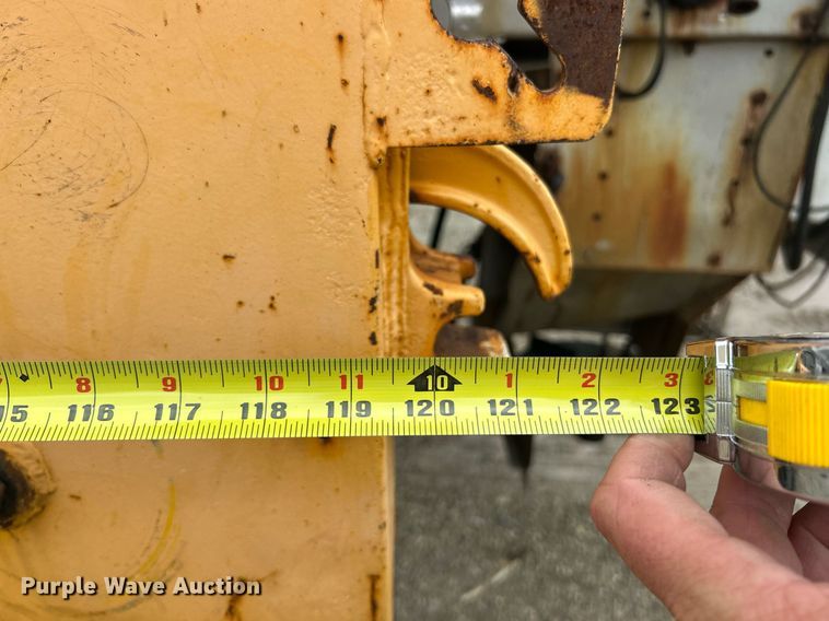 image for item EK8016 2006 International SA525 dump truck