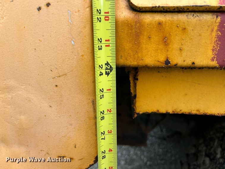 image for item EK8016 2006 International SA525 dump truck