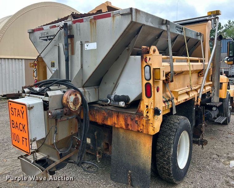 image for item EK8016 2006 International SA525 dump truck