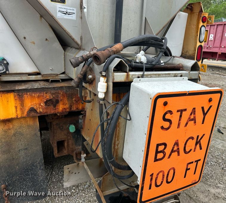 image for item EK8016 2006 International SA525 dump truck