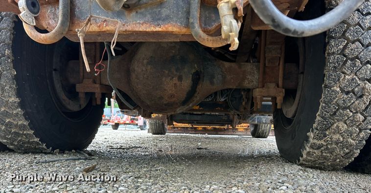 image for item EK8016 2006 International SA525 dump truck