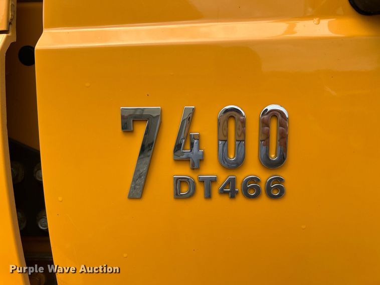 image for item EK8016 2006 International SA525 dump truck