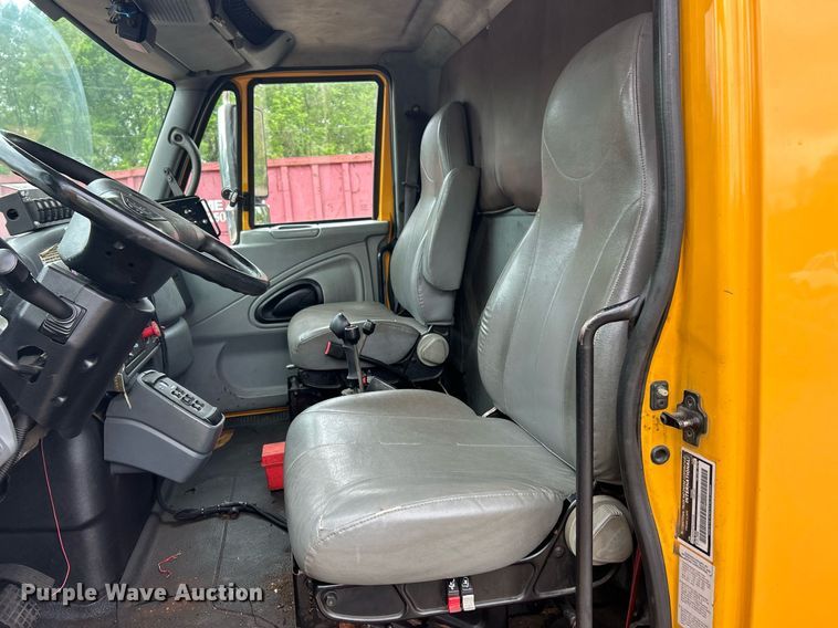 image for item EK8016 2006 International SA525 dump truck