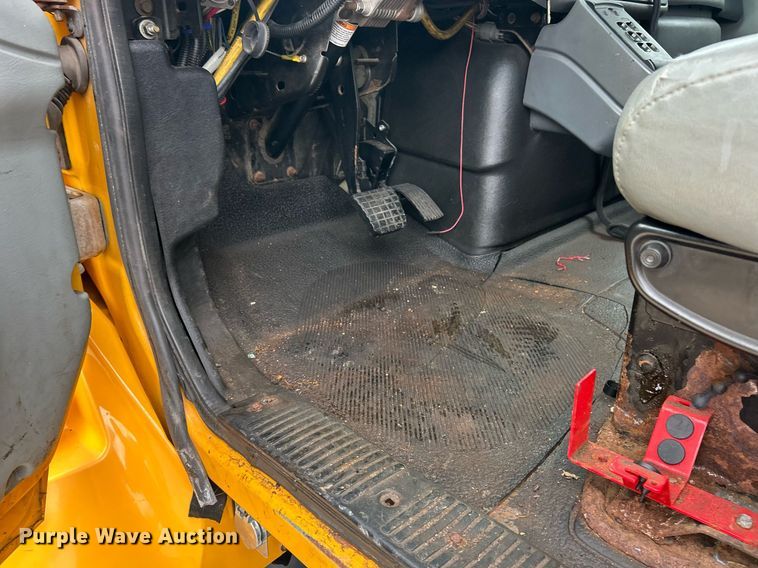 image for item EK8016 2006 International SA525 dump truck