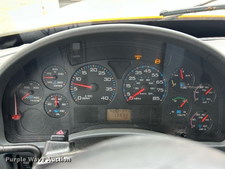 image for item EK8016 2006 International SA525 dump truck