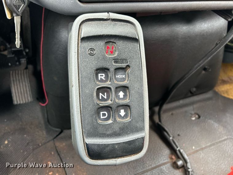 image for item EK8016 2006 International SA525 dump truck